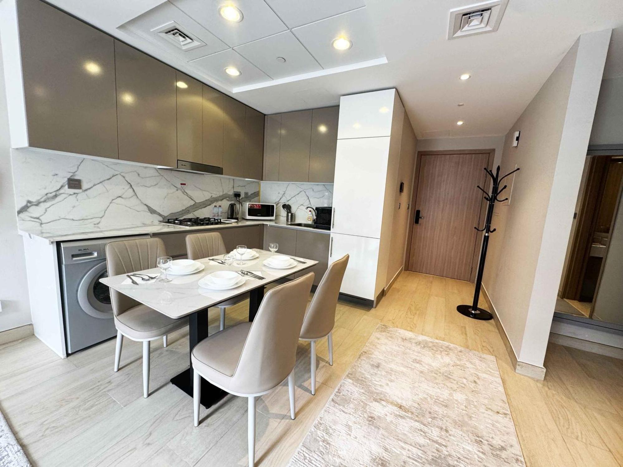 Perfect 1-bedroom For Your Next Staycation, Sleeps 4 *