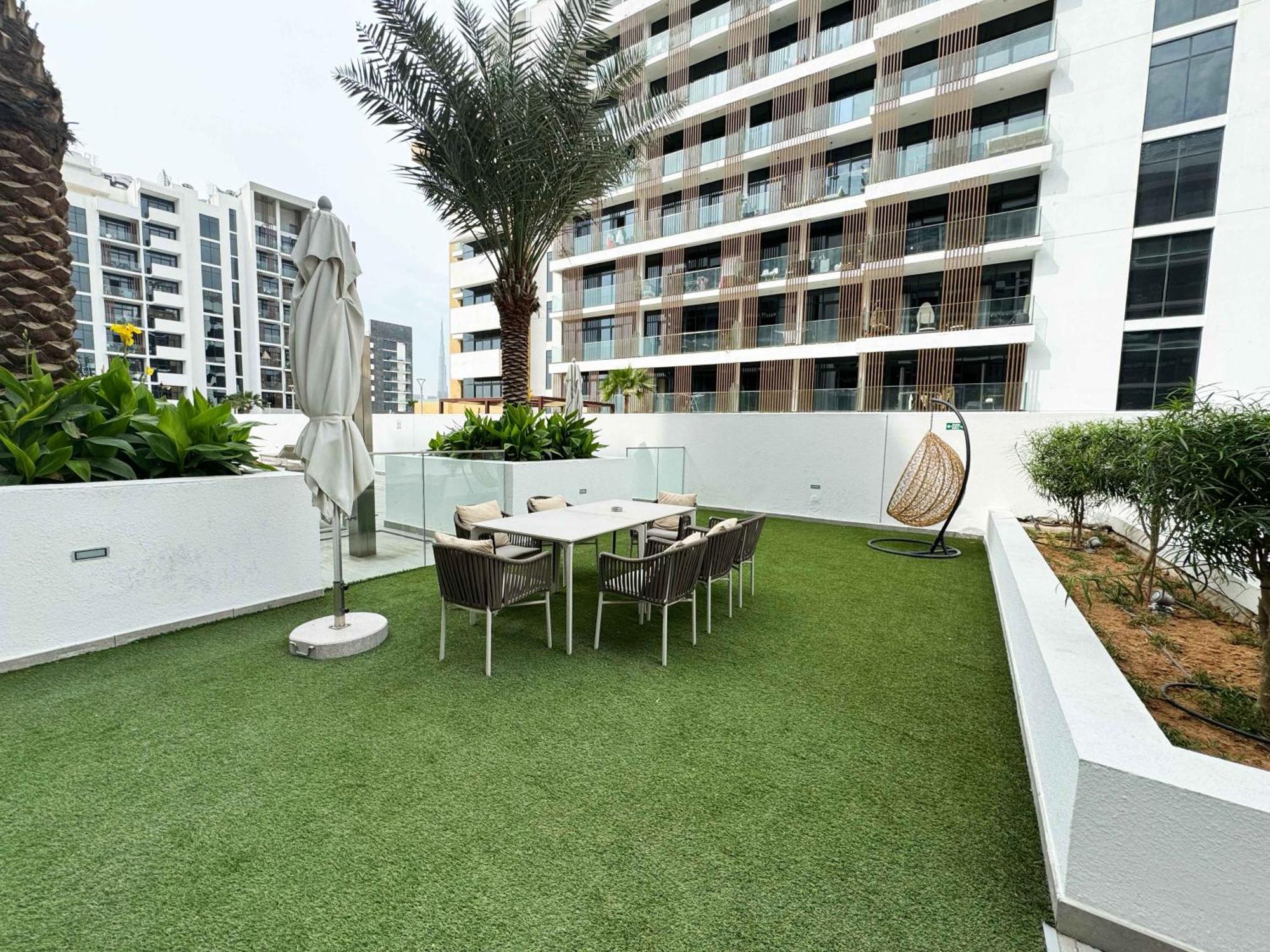 Perfect 1-bedroom For Your Next Staycation, Sleeps 4 Apartment Dubai