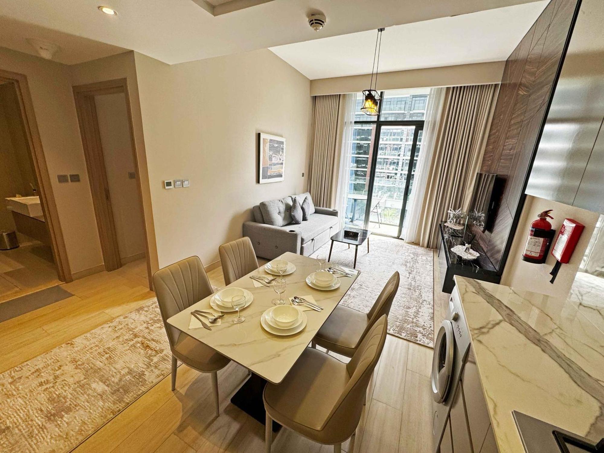 Perfect 1-bedroom For Your Next Staycation, Sleeps 4 Apartment