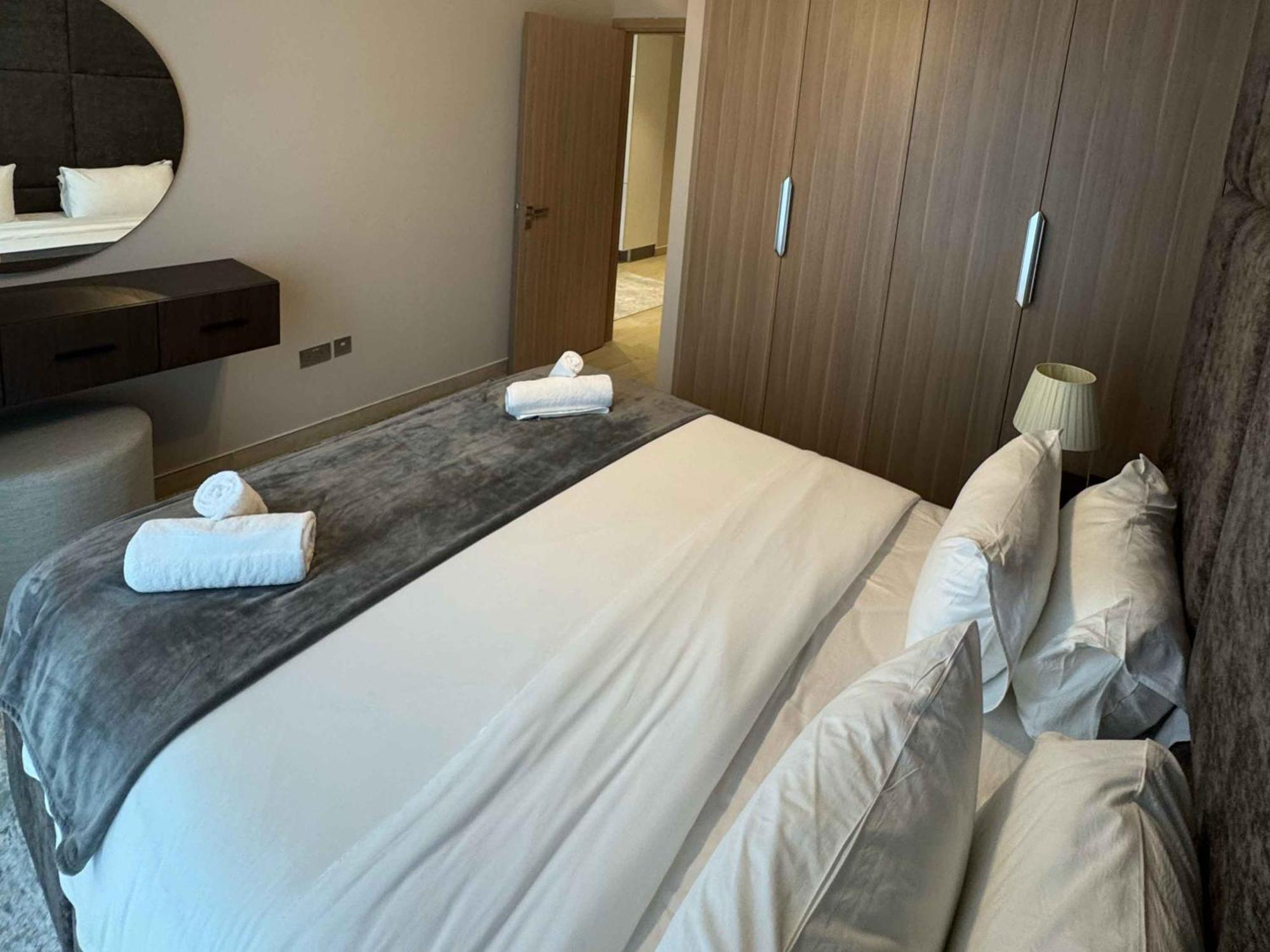 Perfect 1-bedroom For Your Next Staycation, Sleeps 4 * Dubai