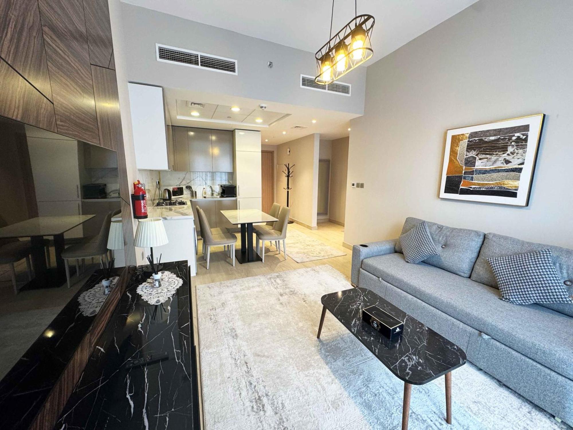 Apartment Perfect 1-bedroom For Your Next Staycation, Sleeps 4 Dubai