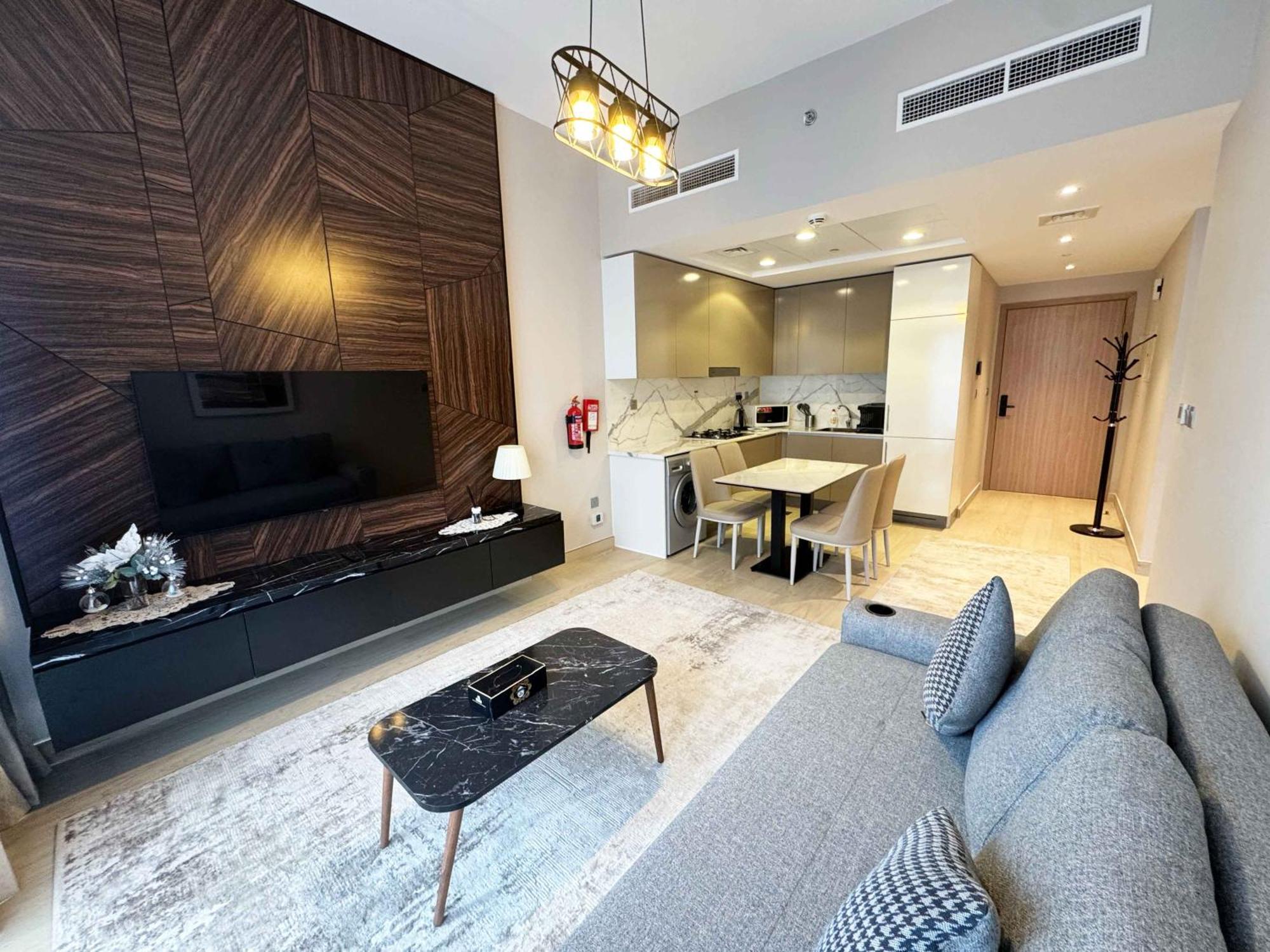 Apartment Perfect 1-bedroom For Your Next Staycation, Sleeps 4 Dubai